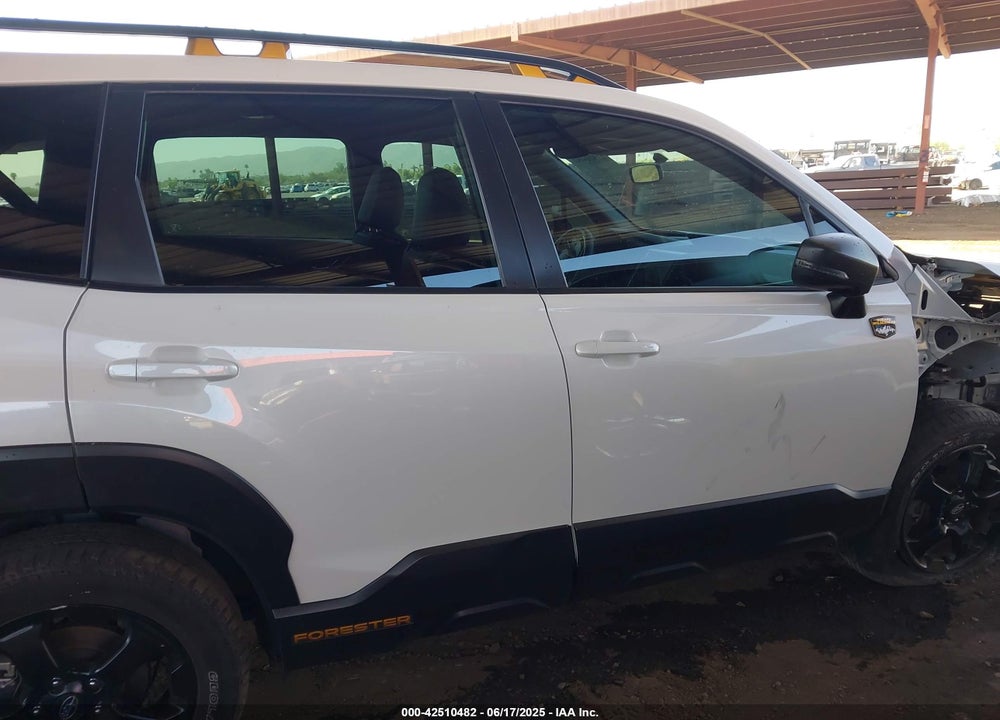 2022 SUBARU FORESTER VIN: JF2SKAMC3NH401355