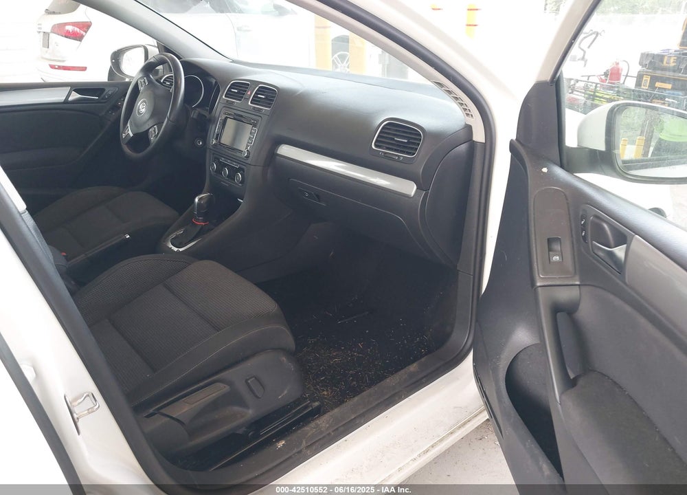 2013 VOLKSWAGEN GOLF VIN: WVWDM7AJ6DW131992