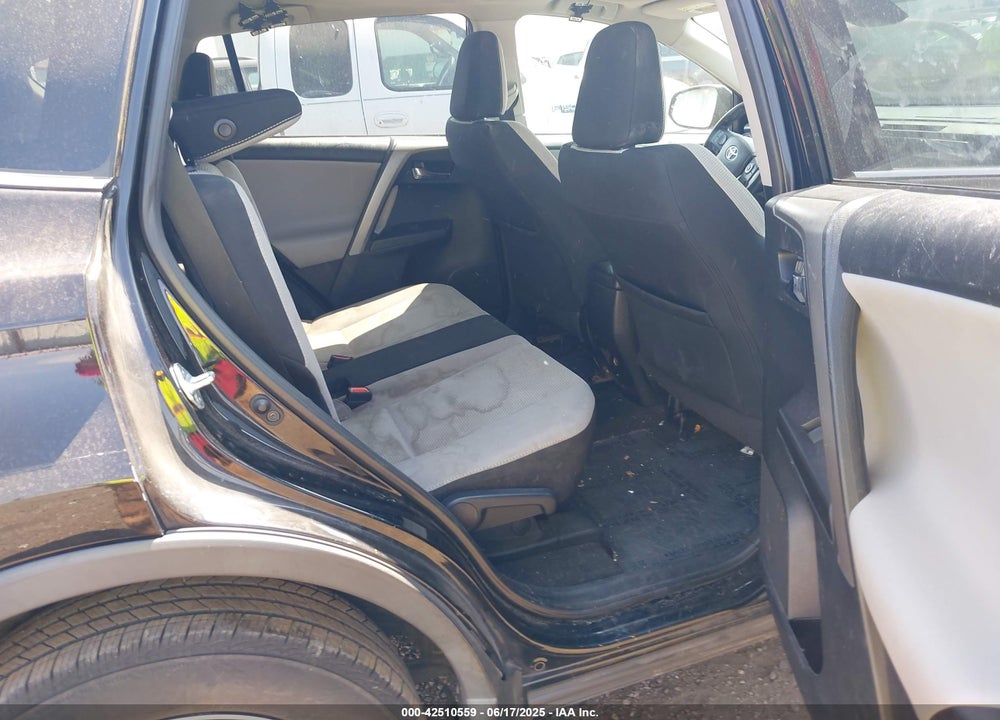2018 TOYOTA RAV4 VIN: 2T3RFREV0JW833499