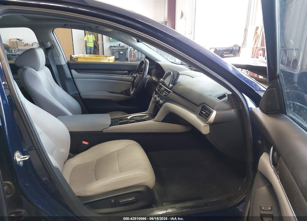 2020 HONDA ACCORD VIN: 1HGCV3F95LA012182