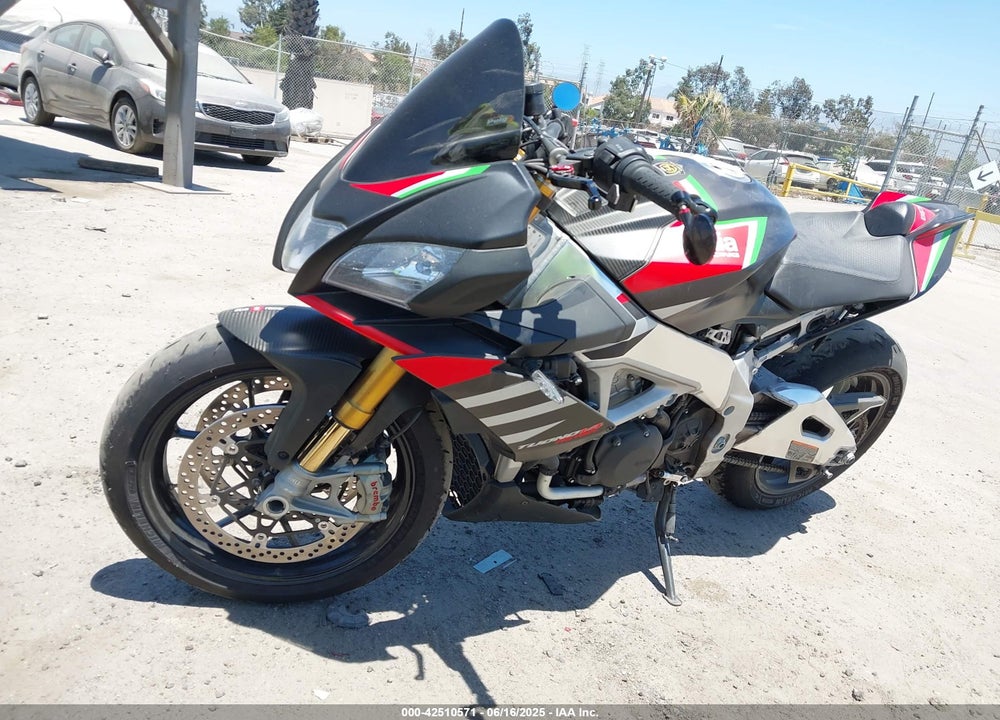 2020 APRILIA TUONO V4 VIN: ZD4KGUA16LS000505