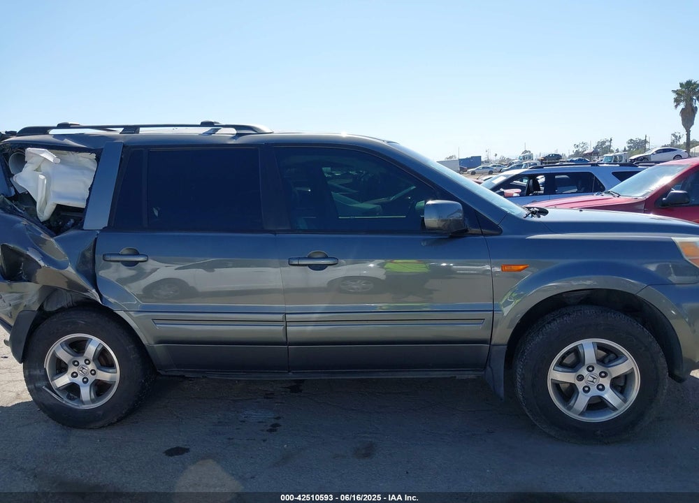 2007 HONDA PILOT VIN: 2HKYF18577H500497