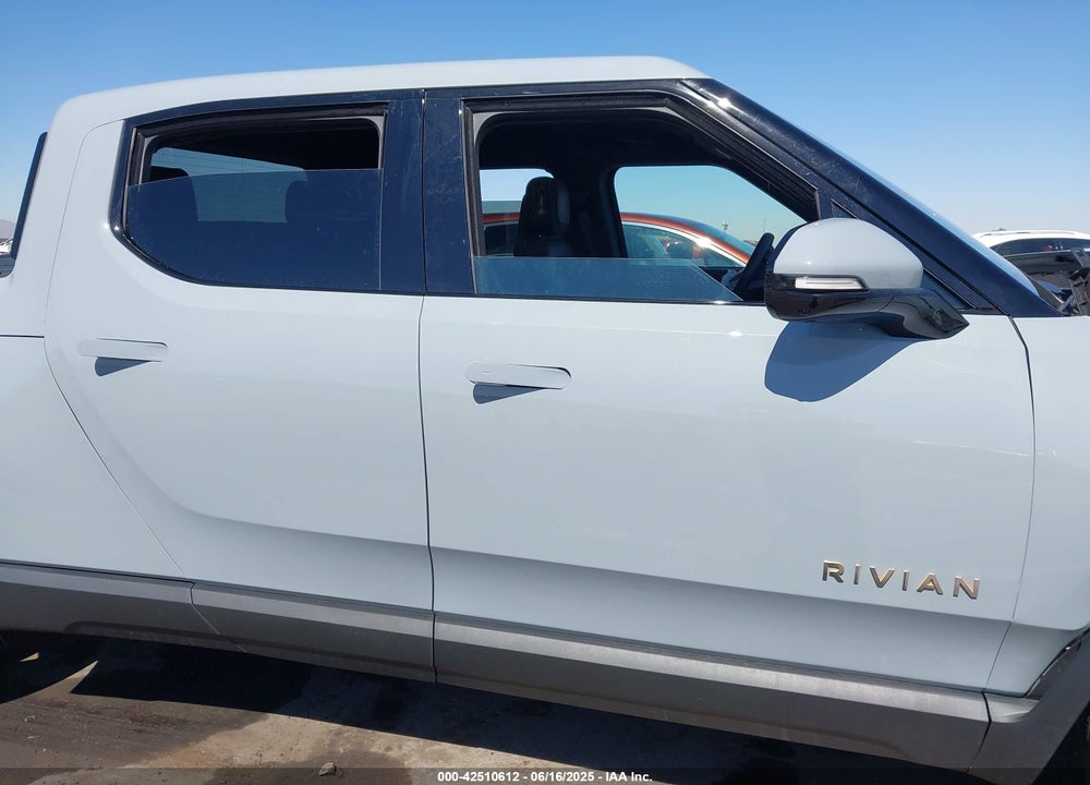 2025 RIVIAN R1T ASCEND TRI MOTOR MAX PACK/PREMIUM TRI MOTOR MAX PACK VIN: 7FCTGCAP2SN036357