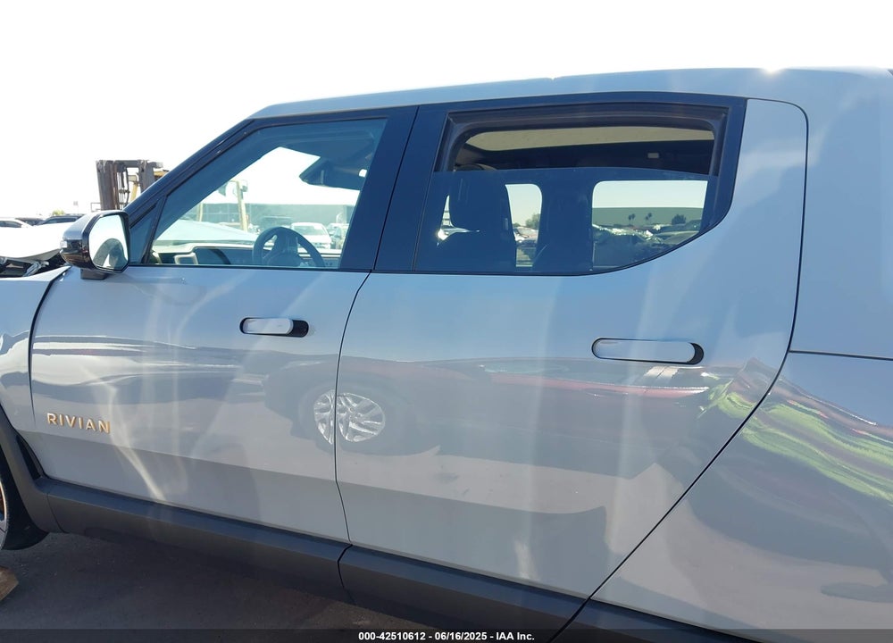 2025 RIVIAN R1T ASCEND TRI MOTOR MAX PACK/PREMIUM TRI MOTOR MAX PACK VIN: 7FCTGCAP2SN036357