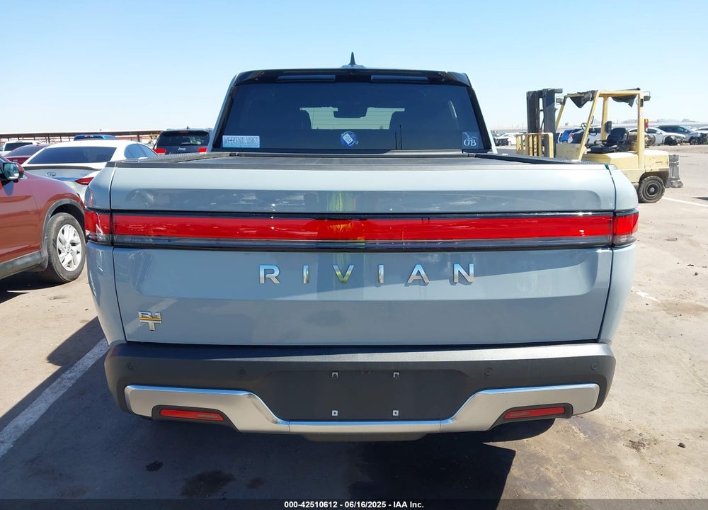 2025 RIVIAN R1T ASCEND TRI MOTOR MAX PACK/PREMIUM TRI MOTOR MAX PACK VIN: 7FCTGCAP2SN036357