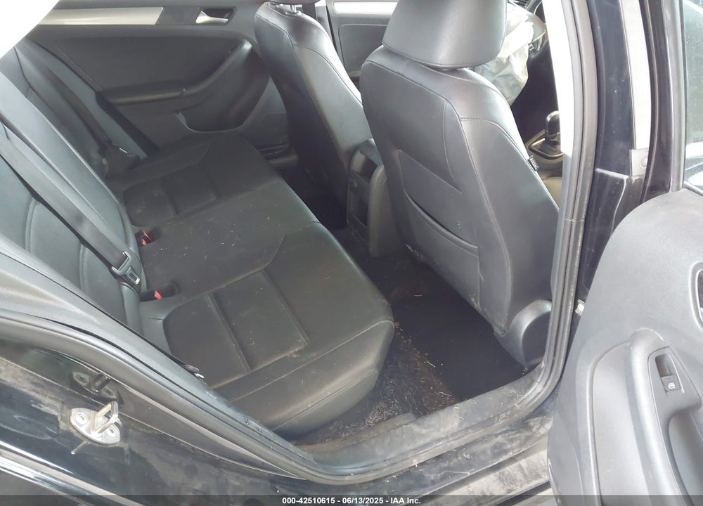 2017 VOLKSWAGEN JETTA VIN: 3VWDB7AJXHM272766