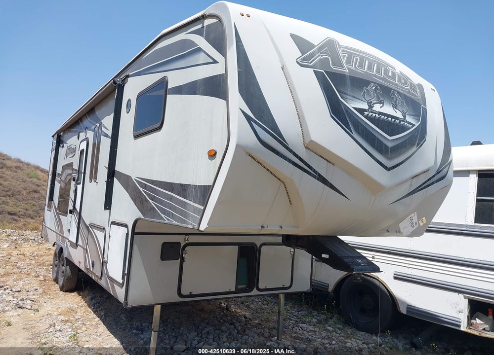 2021 ECLIPSE ATTITUDE VIN: 5LZBF2829MR019076