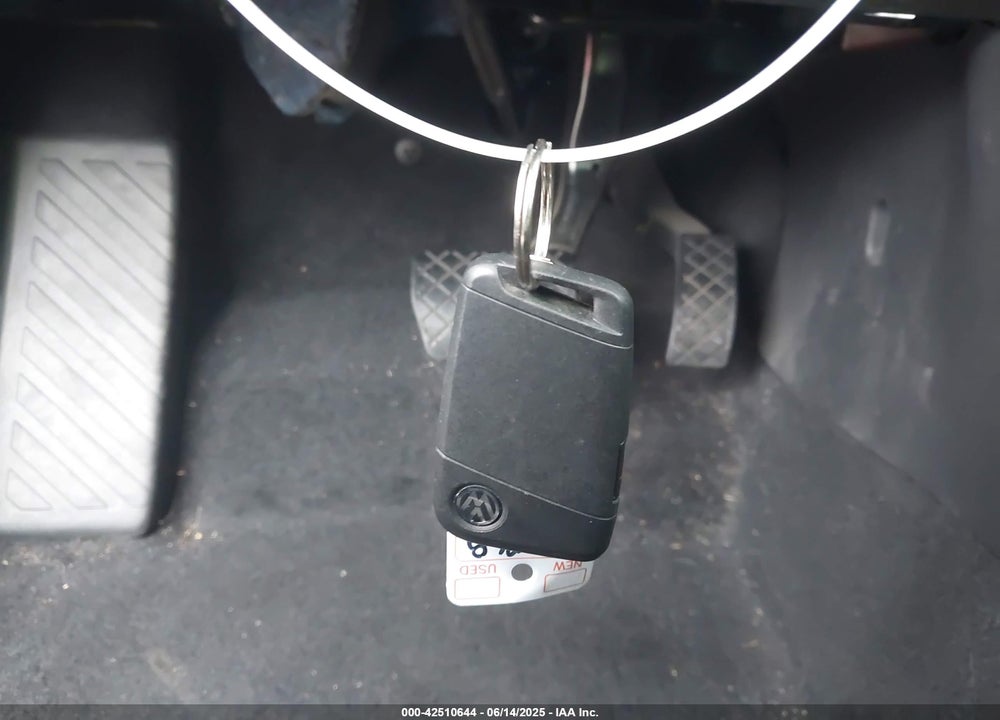 2019 VOLKSWAGEN JETTA VIN: 3VWGB7BU2KM169175
