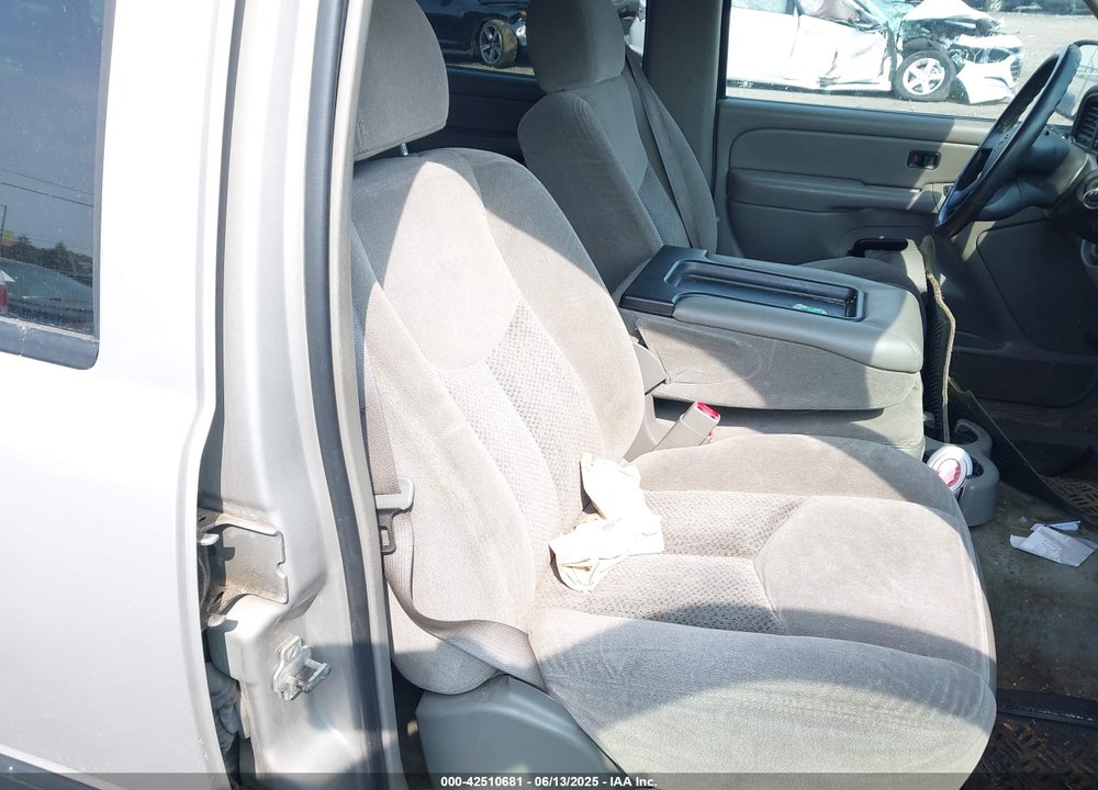 2004 CHEVROLET TAHOE LS VIN: 1GNEK13TX4J331767