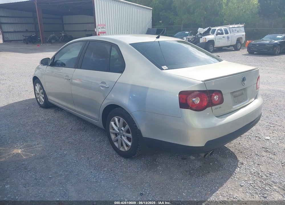 2010 VOLKSWAGEN JETTA LIMITED EDITION VIN: 3VWRZ7AJ7AM098548