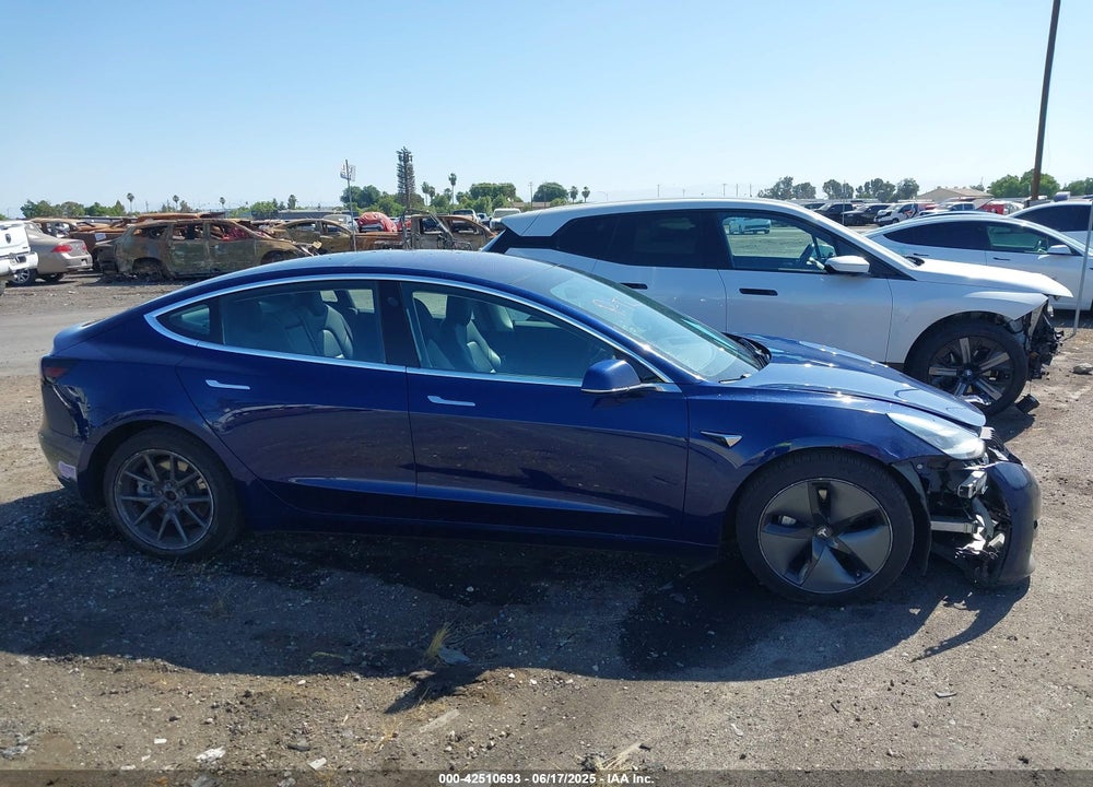 2018 TESLA MODEL 3 VIN: 5YJ3E1EBXJF092106