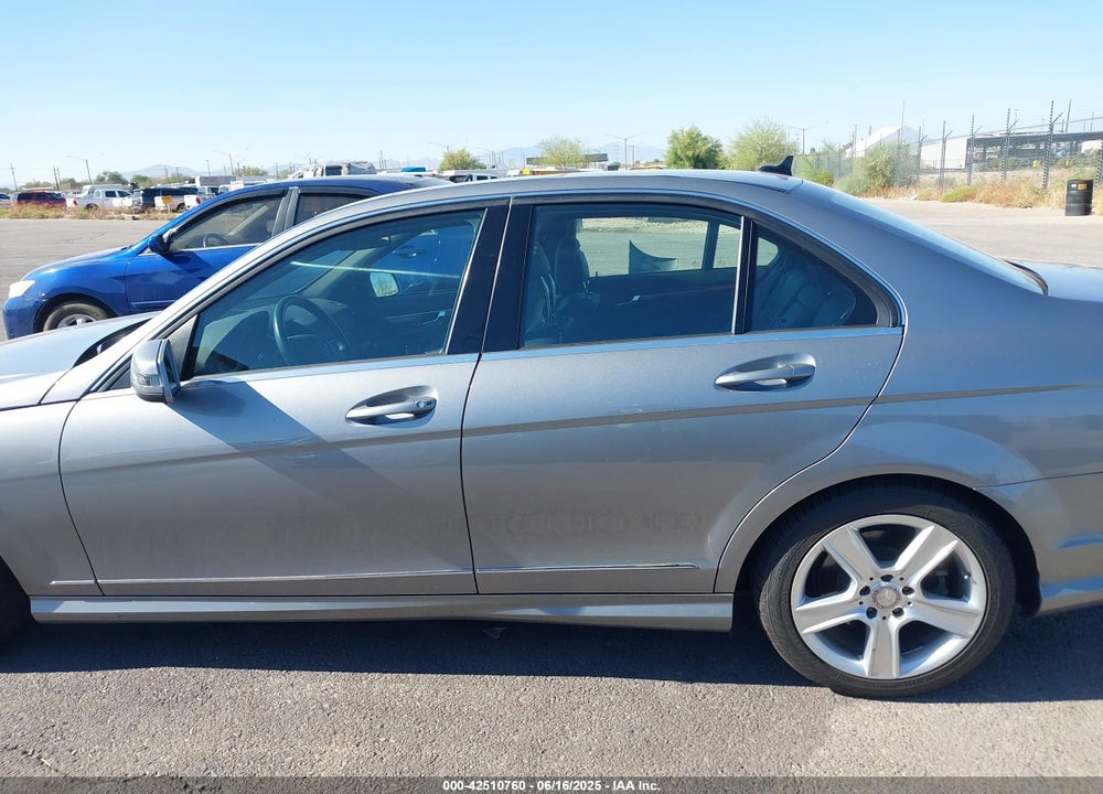 2011 MERCEDES-BENZ C 300 LUXURY 4MATIC/SPORT 4MATIC VIN: WDDGF8BB0BR180286