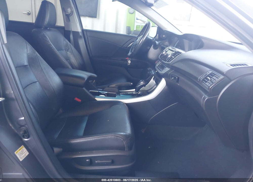 2015 HONDA ACCORD VIN: 1HGCR3F81FA023373