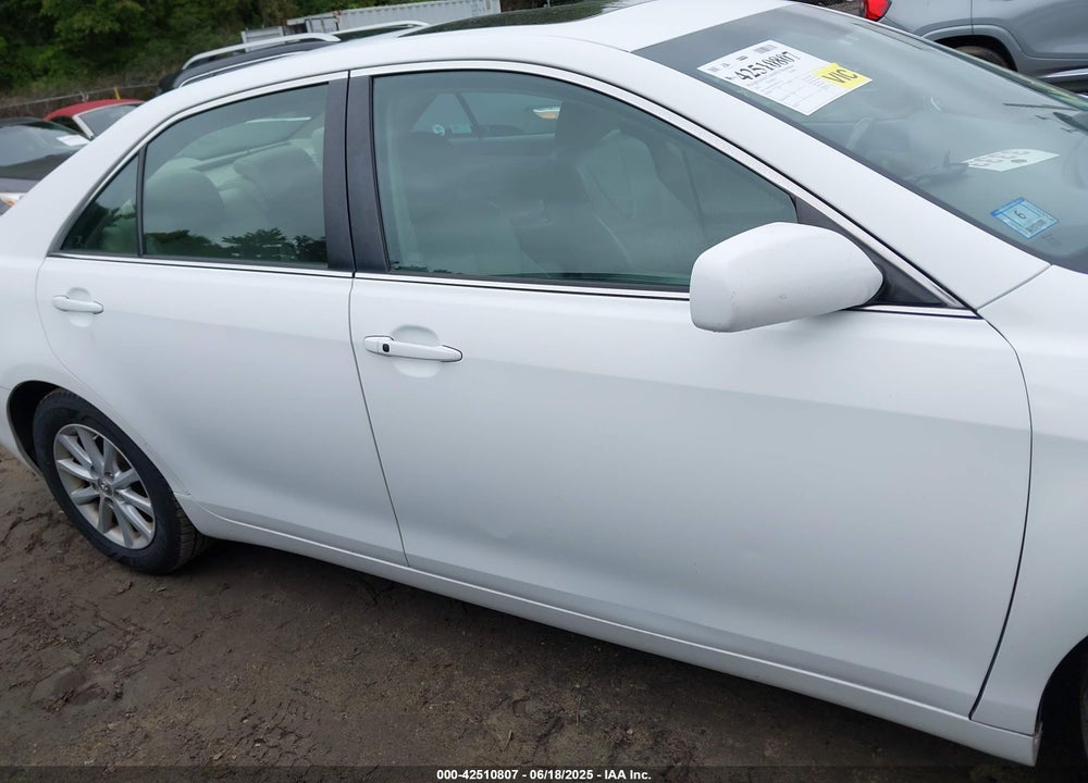 2011 TOYOTA CAMRY XLE VIN: 4T4BF3EK1BR143152