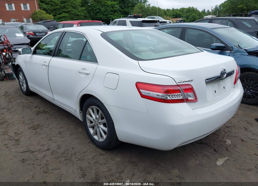 2011 TOYOTA CAMRY XLE VIN: 4T4BF3EK1BR143152