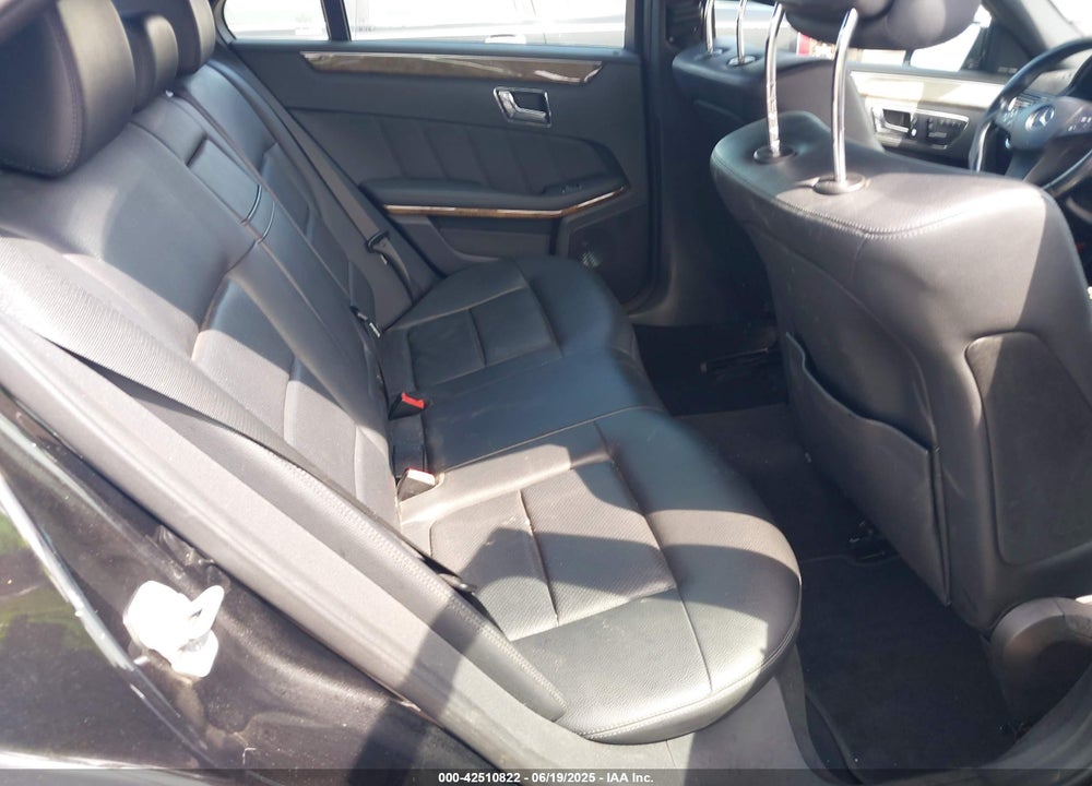 2010 MERCEDES-BENZ E VIN: WDDHF8HB7AA220243