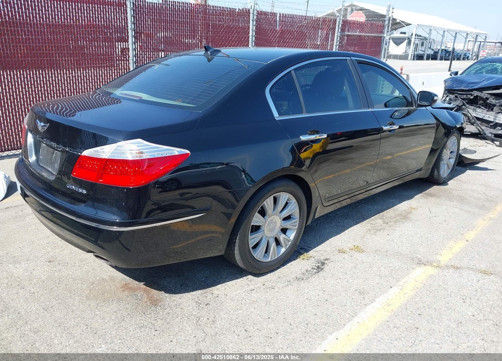 2009 HYUNDAI GENESIS VIN: KMHGC46E29U026827