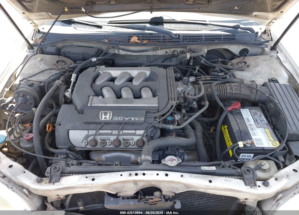 1998 HONDA ACCORD EX V6 VIN: 1HGCG165XWA068781