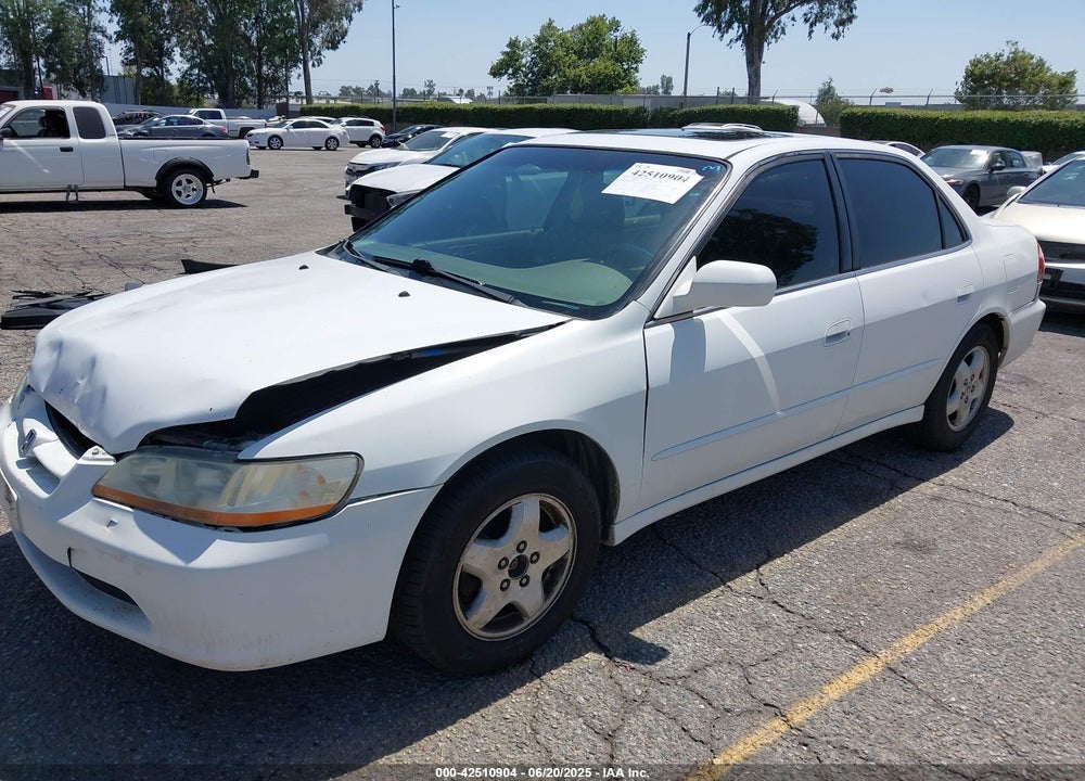1998 HONDA ACCORD EX V6 VIN: 1HGCG165XWA068781