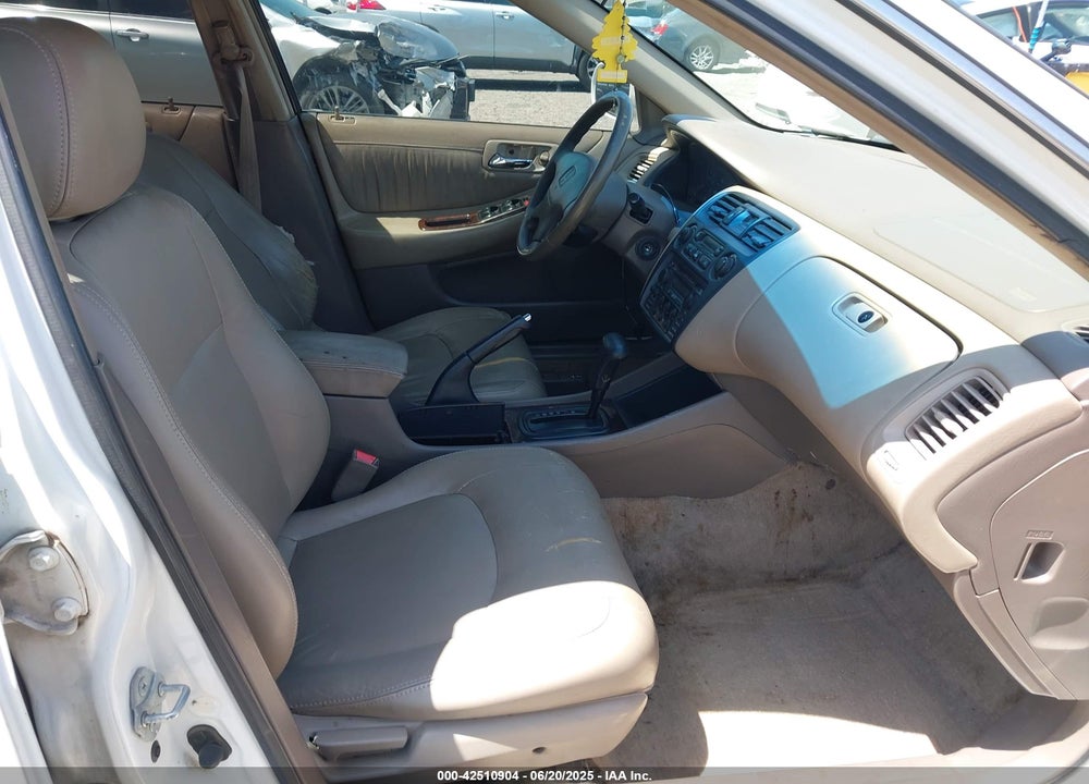 1998 HONDA ACCORD EX V6 VIN: 1HGCG165XWA068781
