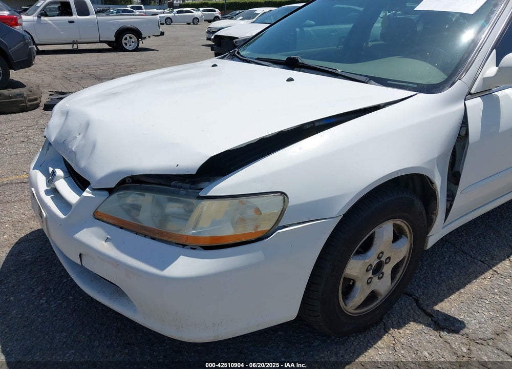 1998 HONDA ACCORD EX V6 VIN: 1HGCG165XWA068781
