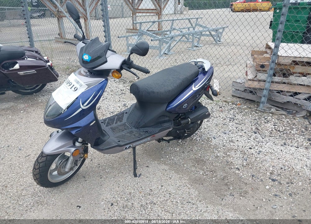 2009 YIBEN MD50QT VIN: LYDTCBPJ591100166