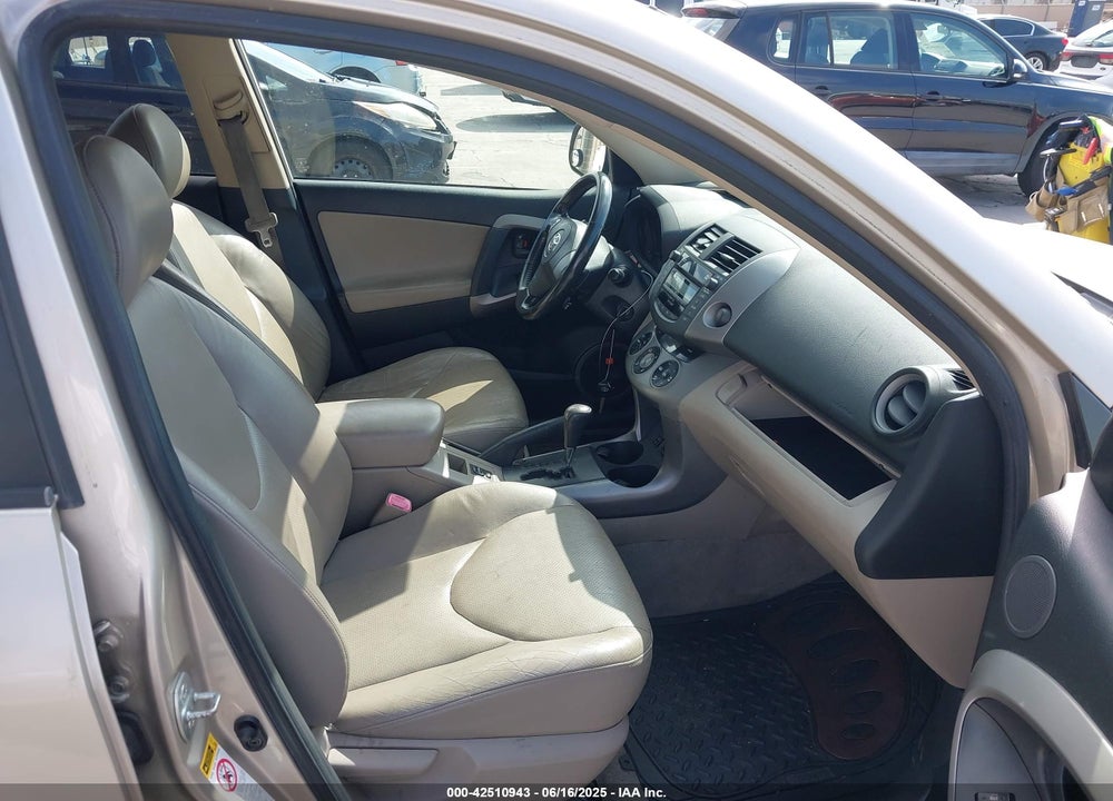 2006 TOYOTA RAV4 LIMITED VIN: JTMBD31V866002240