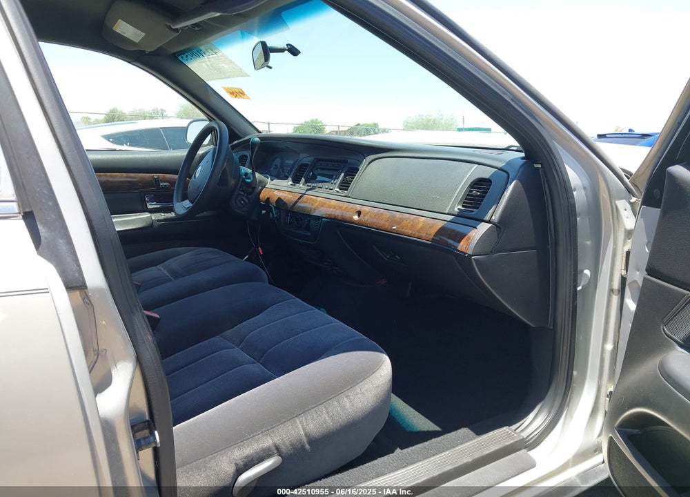2007 MERCURY GRAND MARQUIS VIN: 2MEFM74W37X614704