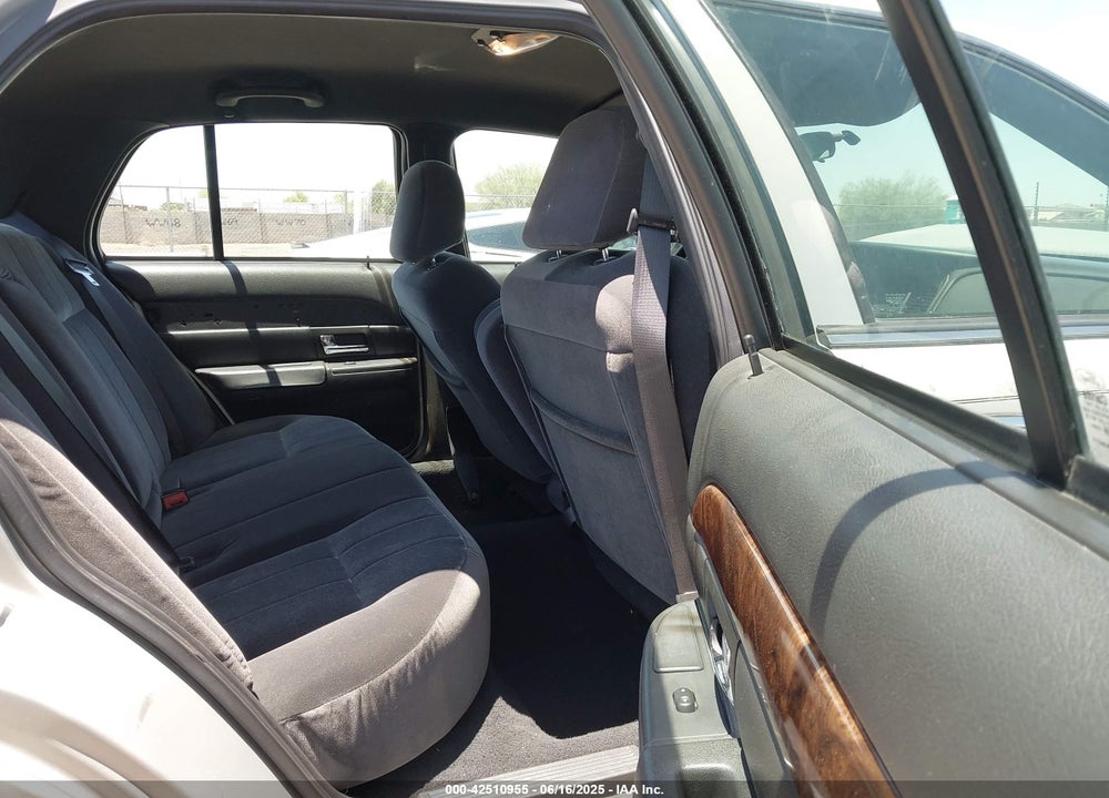 2007 MERCURY GRAND MARQUIS VIN: 2MEFM74W37X614704