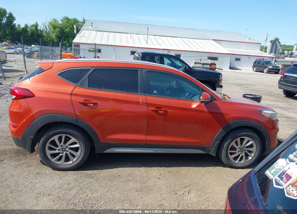 2017 HYUNDAI TUCSON SE PLUS VIN: KM8J33A45HU419721