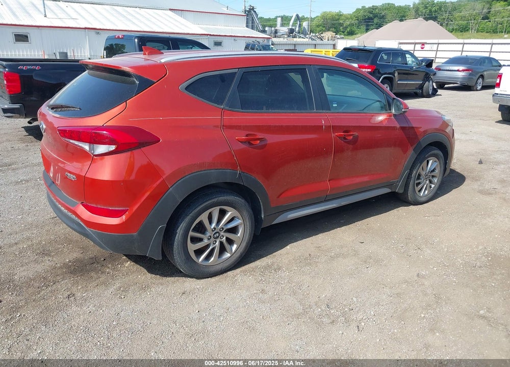 2017 HYUNDAI TUCSON SE PLUS VIN: KM8J33A45HU419721