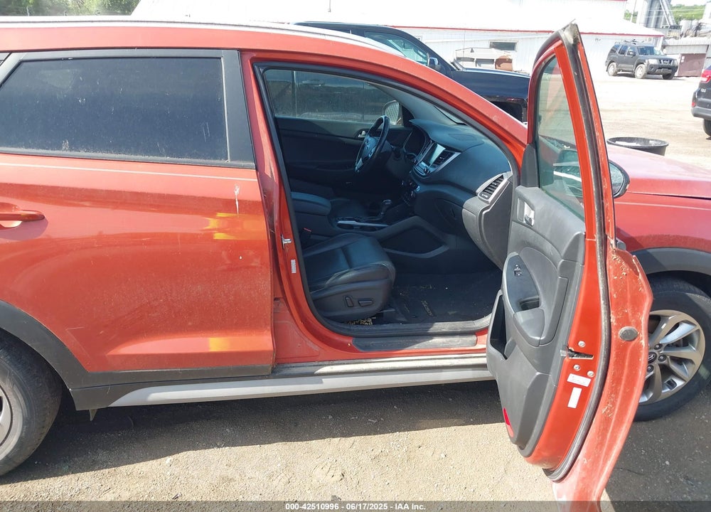 2017 HYUNDAI TUCSON SE PLUS VIN: KM8J33A45HU419721