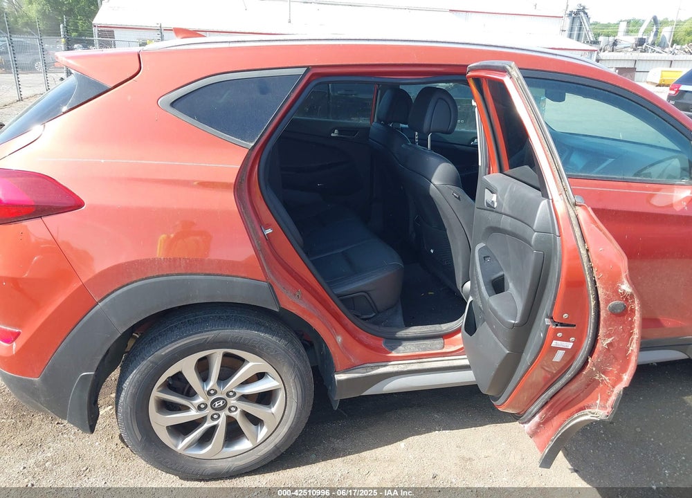 2017 HYUNDAI TUCSON SE PLUS VIN: KM8J33A45HU419721