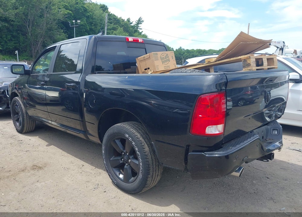 2019 RAM 1500 CLASSIC VIN: 1C6RR7LT6KS620460