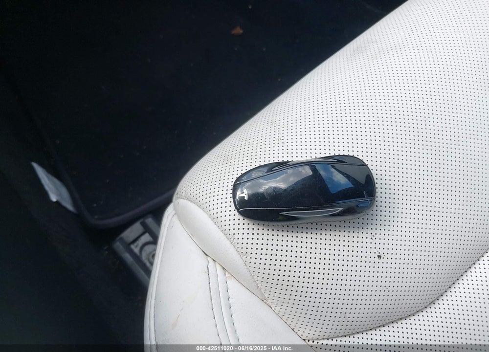 2021 TESLA MODEL S VIN: 5YJSA1E57MF428512
