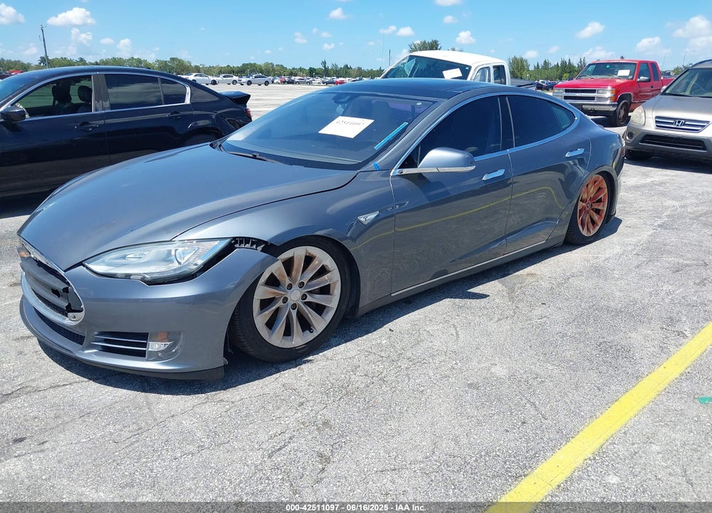 2013 TESLA MODEL S VIN: 5YJSA1DP9DFP06121