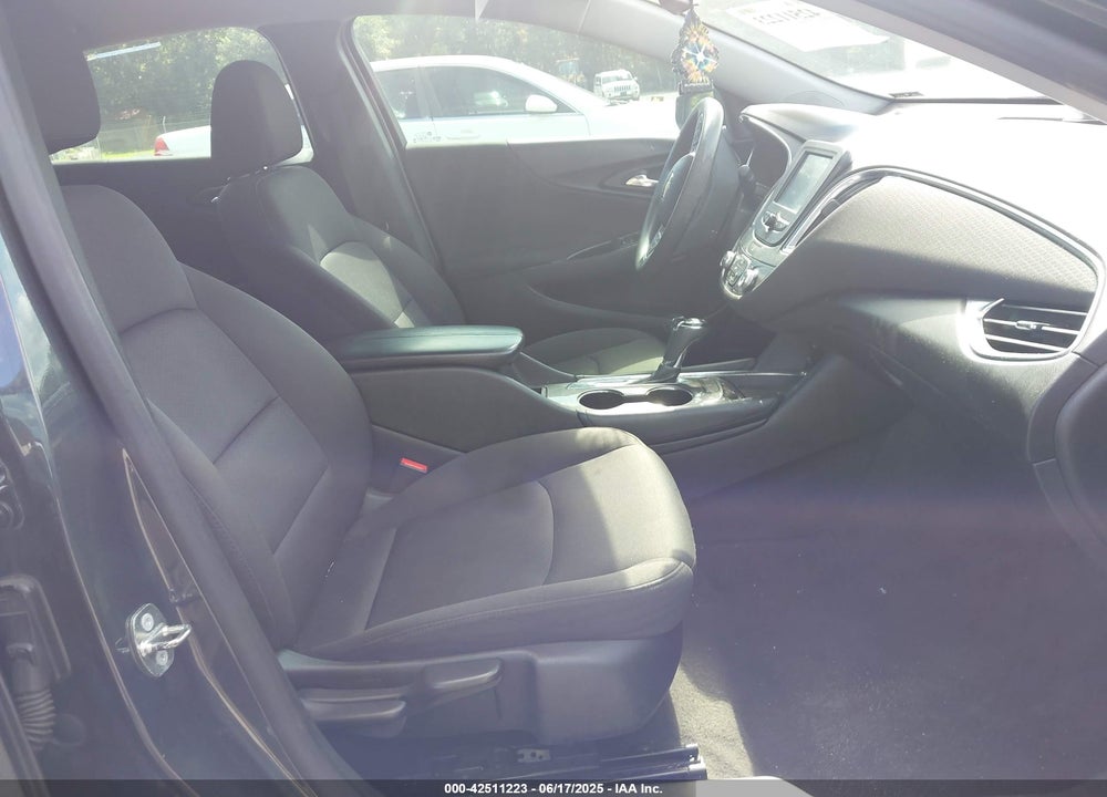 2018 CHEVROLET MALIBU VIN: 1G1ZD5STXJF134828
