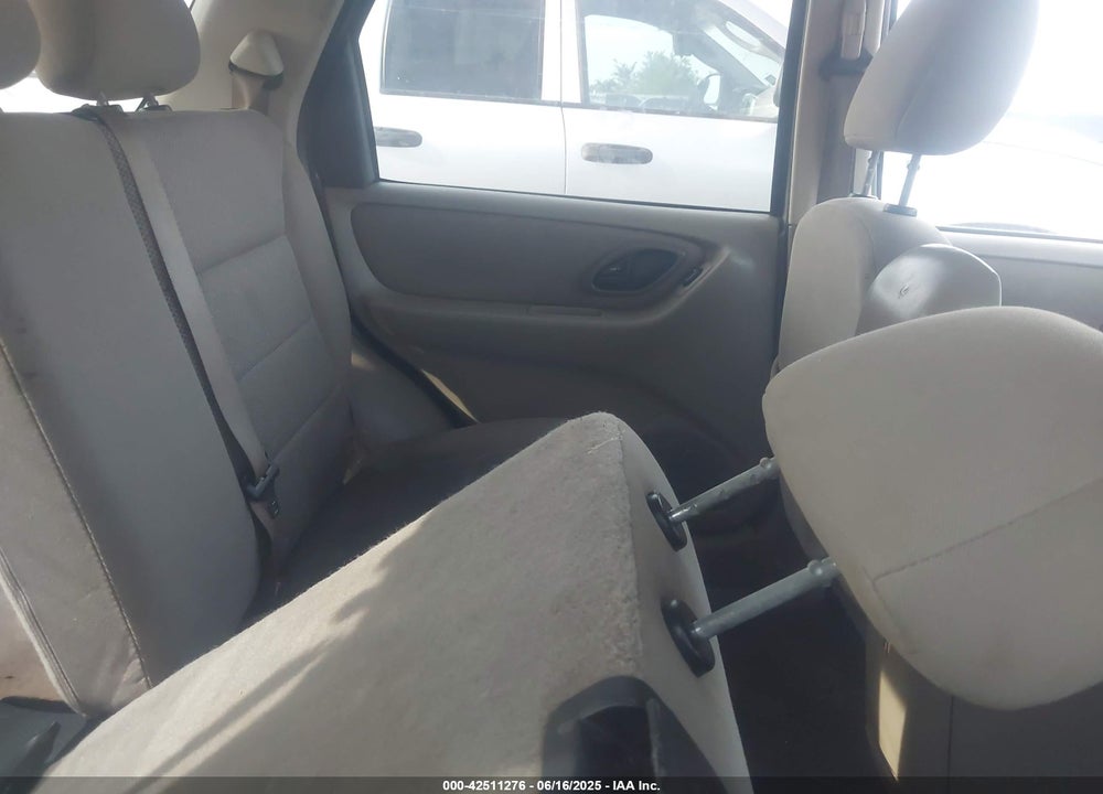 2005 FORD ESCAPE XLT VIN: 1FMYU03145KA40360