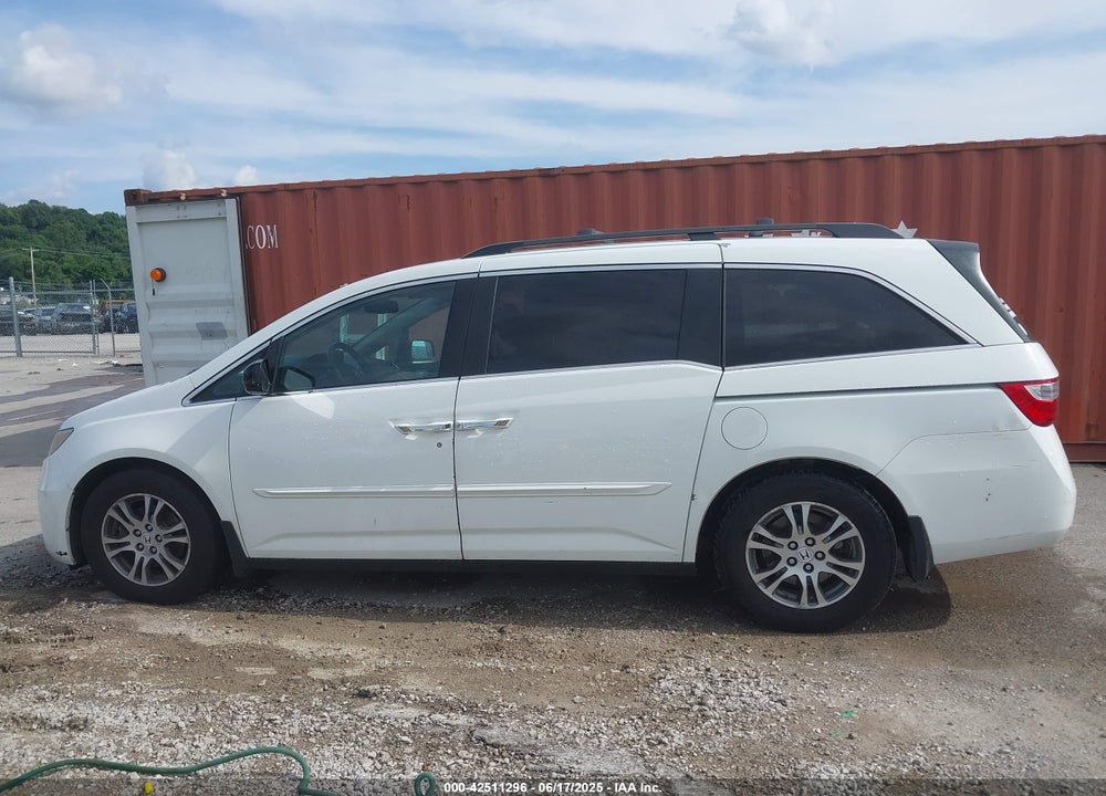 2011 HONDA ODYSSEY EX-L VIN: 5FNRL5H60BB026171