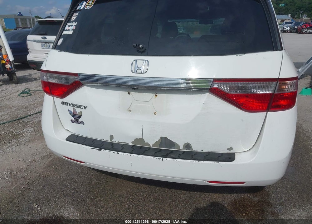 2011 HONDA ODYSSEY EX-L VIN: 5FNRL5H60BB026171