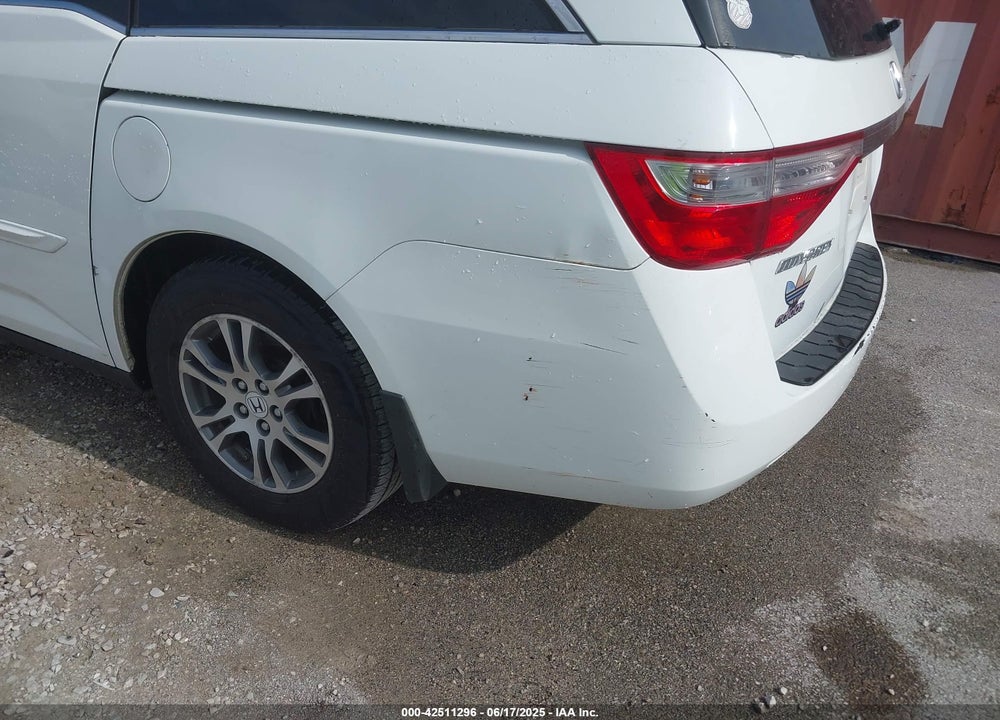 2011 HONDA ODYSSEY EX-L VIN: 5FNRL5H60BB026171
