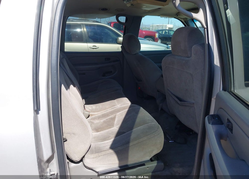 2004 GMC YUKON XL 1500 SLE VIN: 1GKEC16Z74J307226