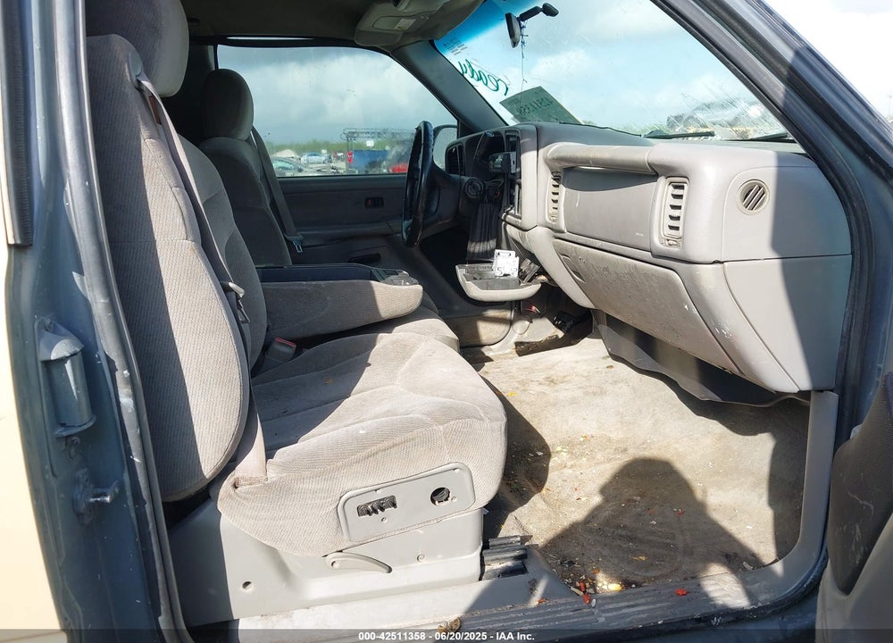 2000 GMC SIERRA 1500 SLE VIN: 1GTEC19T1YZ260088