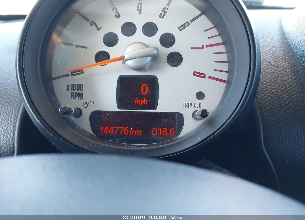 2011 MINI COOPER S VIN: WMWZC3C54BWL78925