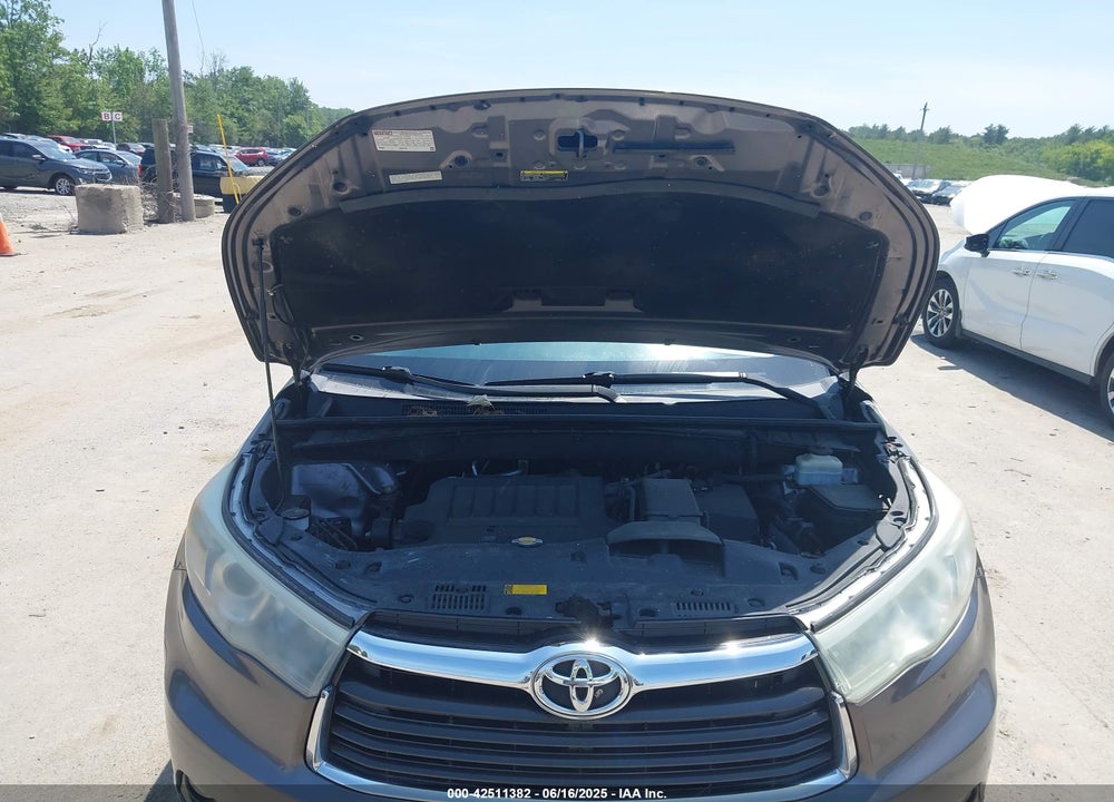 2015 TOYOTA HIGHLANDER XLE V6 VIN: 5TDJKRFH5FS116882