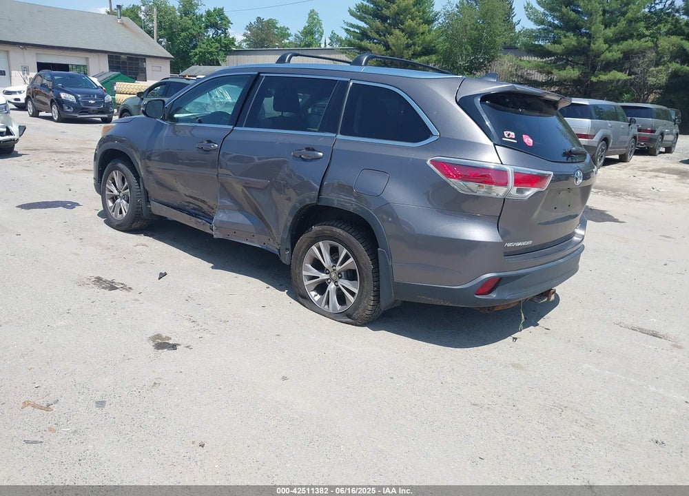 2015 TOYOTA HIGHLANDER XLE V6 VIN: 5TDJKRFH5FS116882