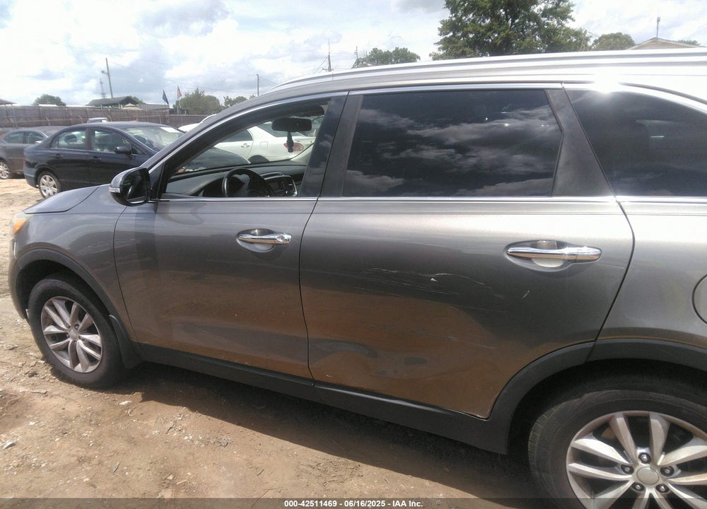 2016 KIA SORENTO VIN: 5XYPG4A3XGG096234