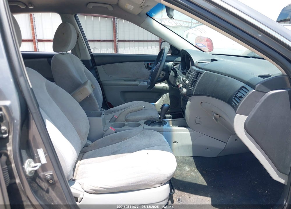2009 KIA OPTIMA VIN: KNAGE228895322011