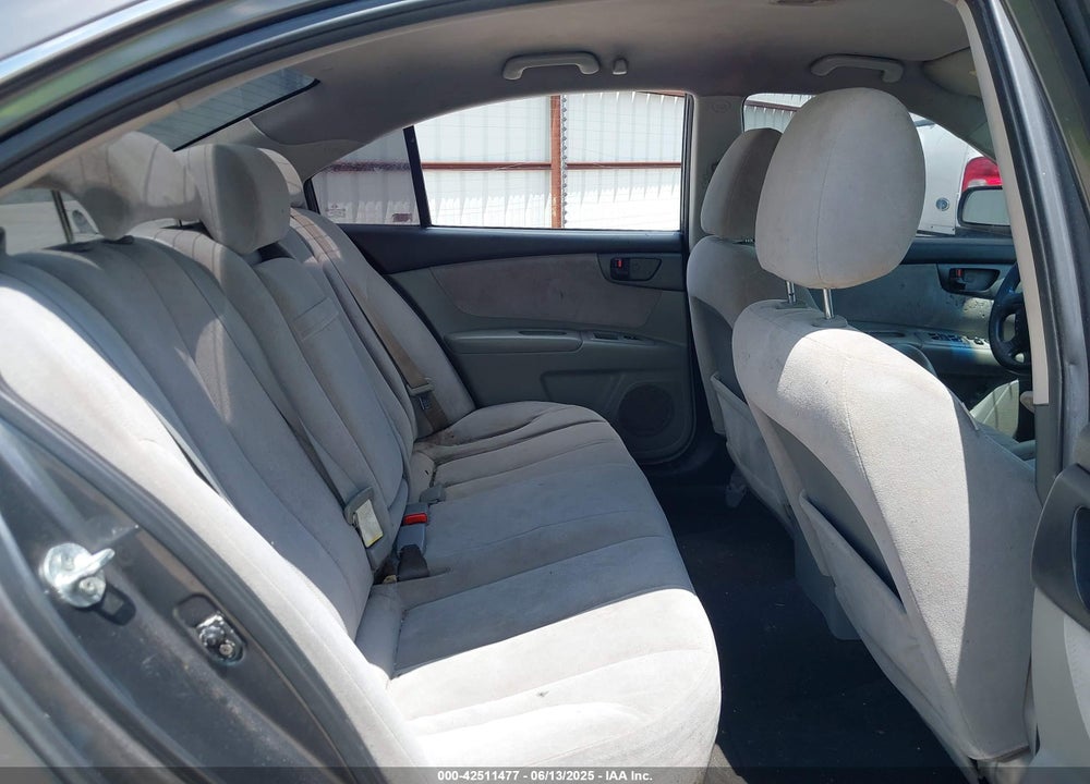 2009 KIA OPTIMA VIN: KNAGE228895322011