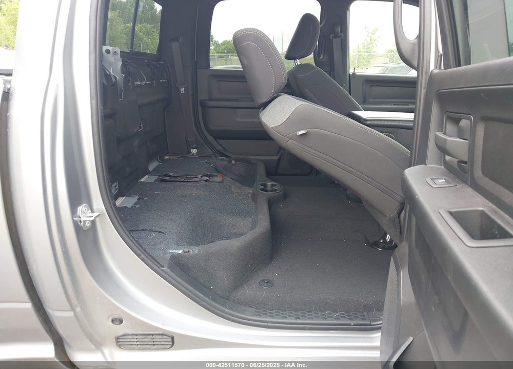 2024 RAM 3500 TRADESMAN  4X4 8' BOX VIN: 3C63RRGL8RG416238